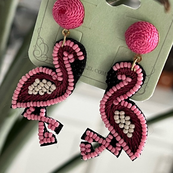 Seed bead pink flamingo earrings NWT - Picture 3 of 5